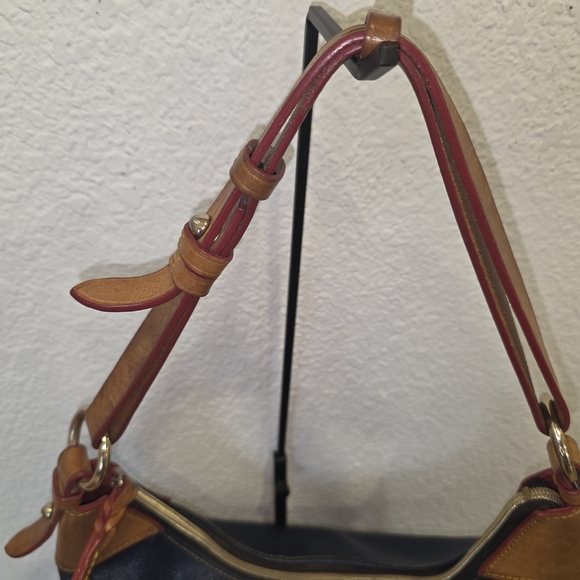 The Dooney & Bourke Pebble Grain Rebecca Hobo - Picture 4 of 12